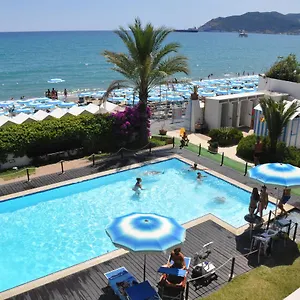 Miramare 2*, Savona Italia